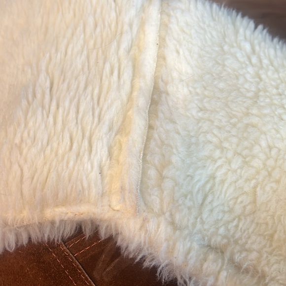 Breton Vintage Suede Sherpa Lined Vest - Picture 9 of 10